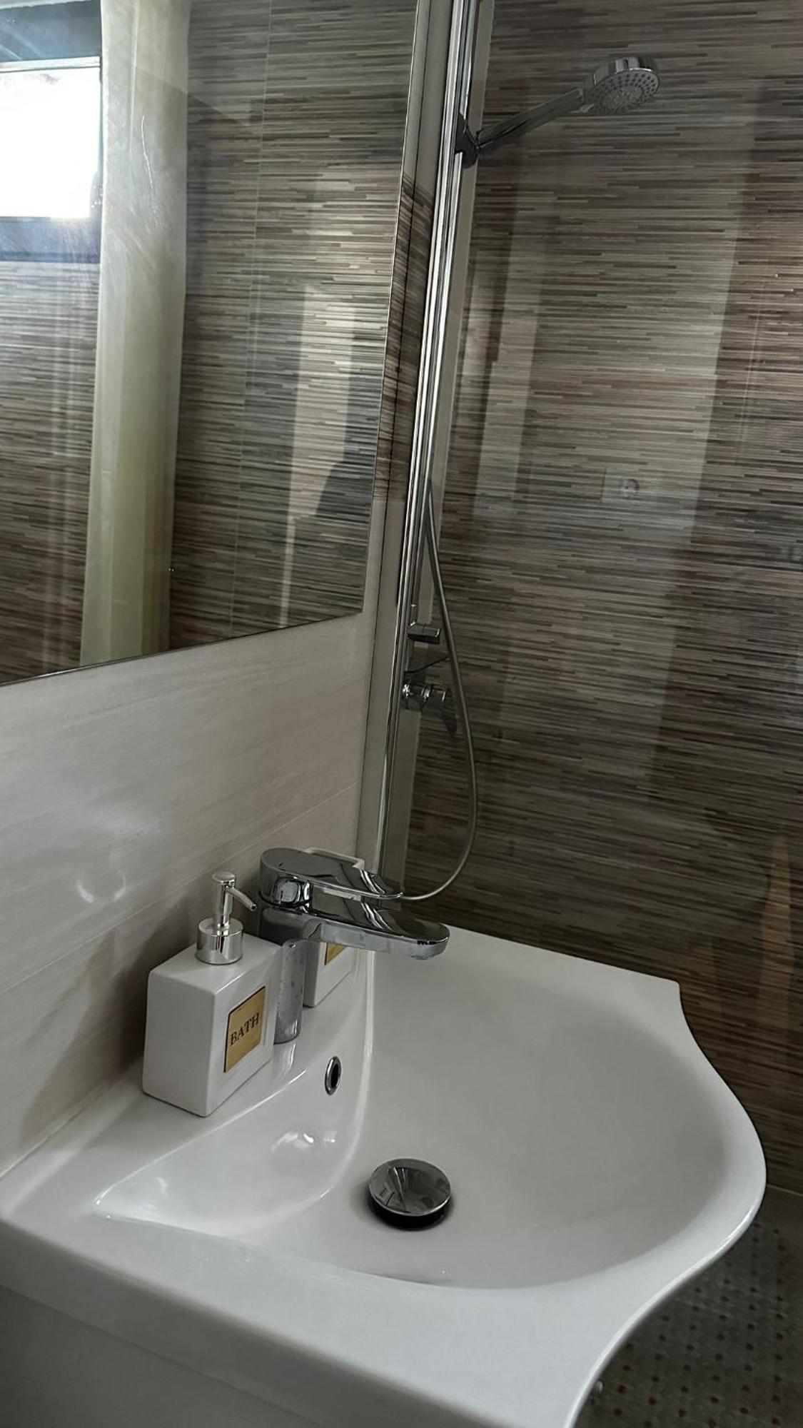 Sofiart Apartment Bukarest Eksteriør billede