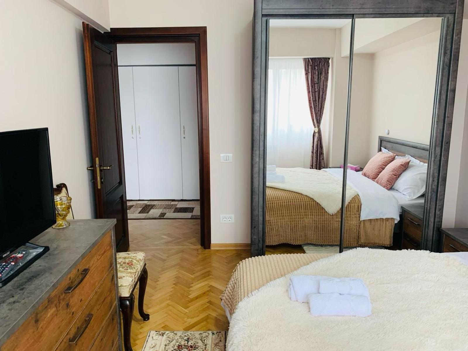 Sofiart Apartment Bukarest Eksteriør billede